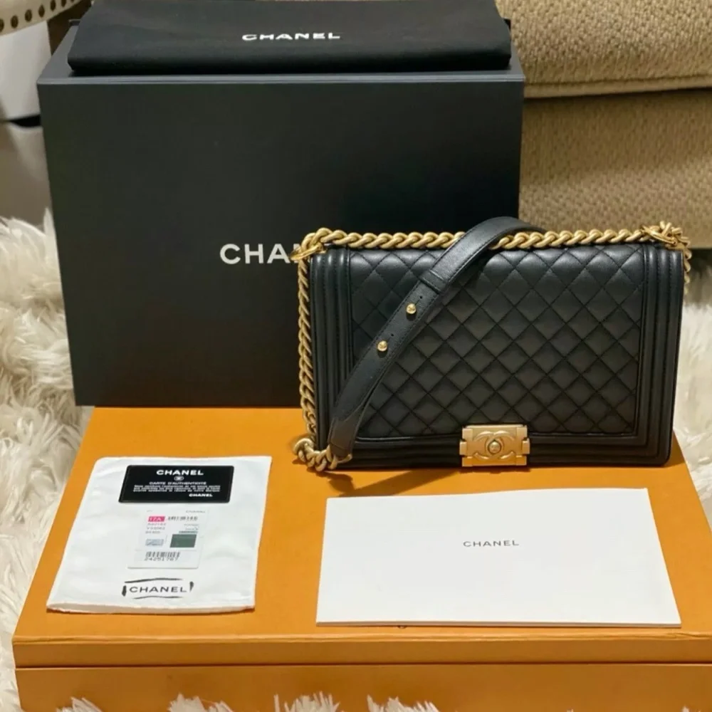 Chanel Boy Bag New Medium Quilted Caviar Black NWT